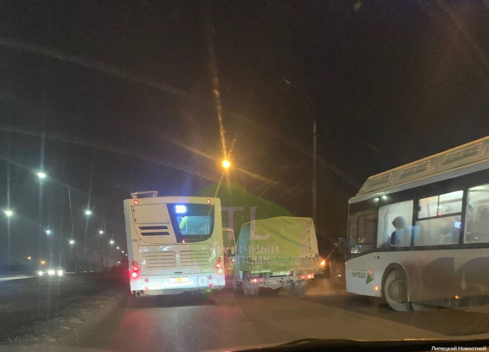 Липецк замер в невыносимой пробке из-за аварии на Петровском мосту