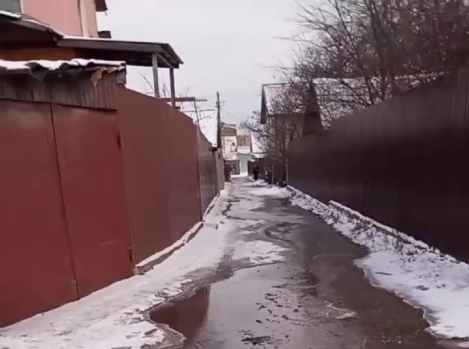 В частном секторе Липецка из-за коммунальной аварии образовался новый водоём