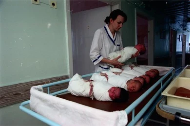 Липчане стали реже умирать и чаще жениться