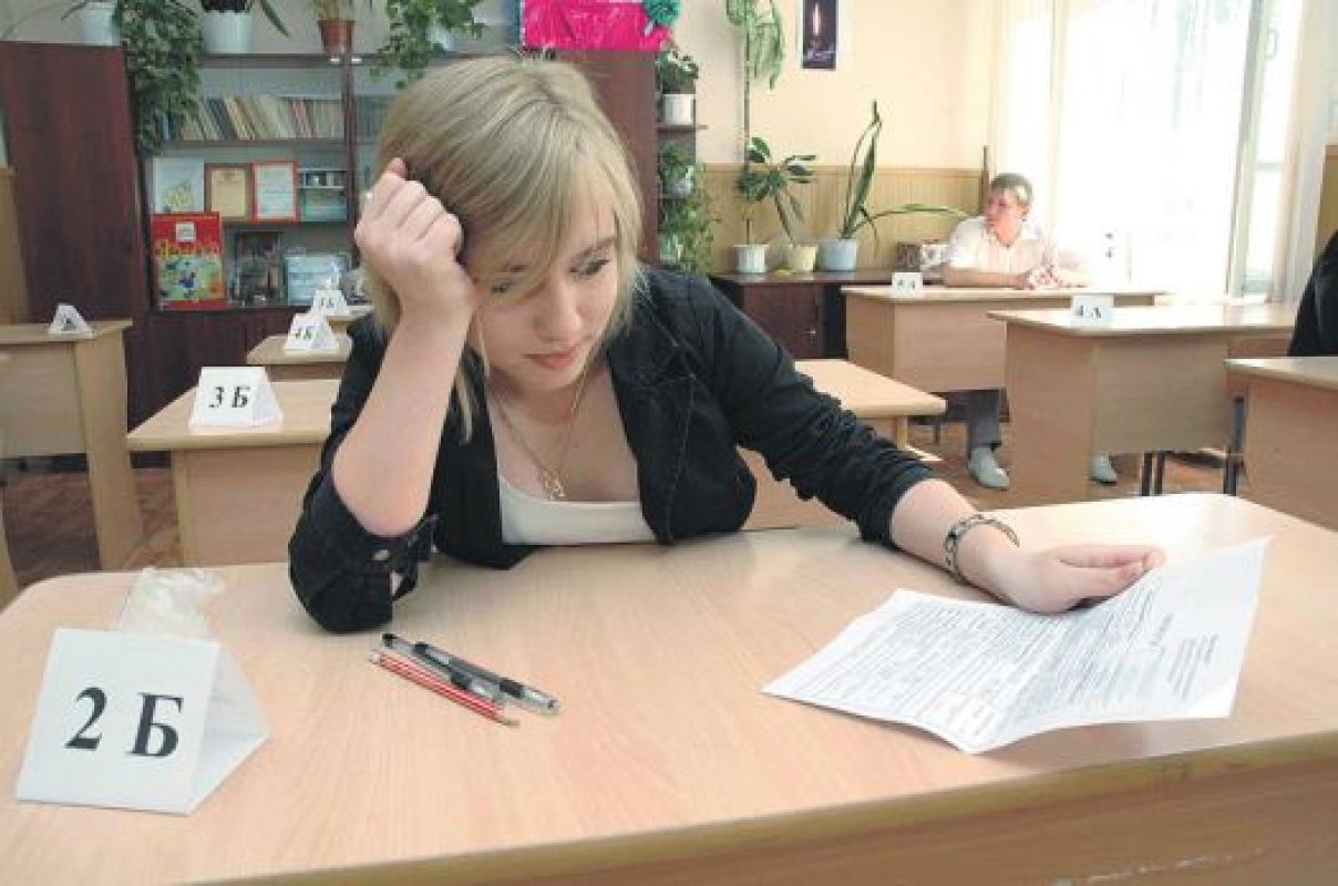Для сдачи единого госэкзамена выпускникам придётся поломать голову