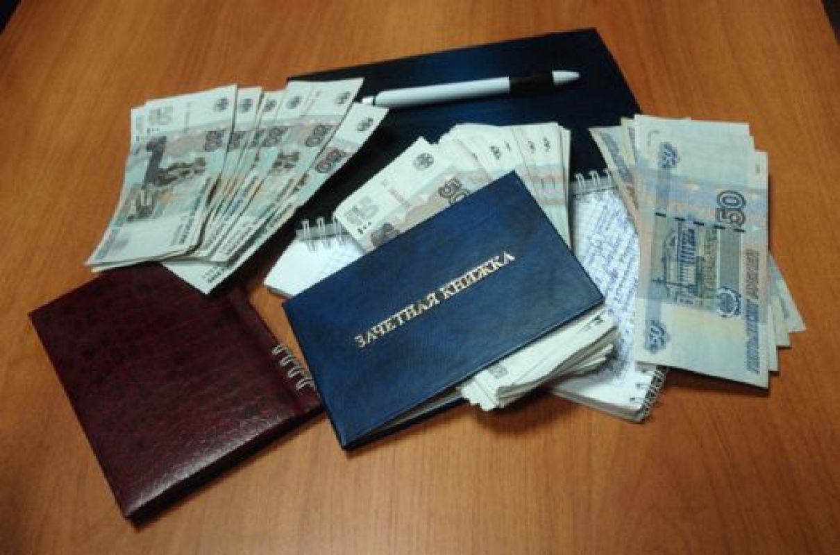 По прогнозам Минобрнауки, около 10% нынешних бюджетных мест тоже станут платными