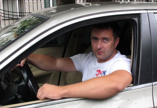 Алексей говорит, что теперь ему звонят неизвестные и угрожают
