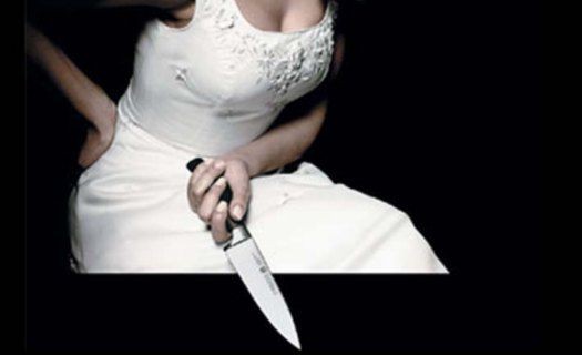 Женат ревную любовницу. Женщина с ножом ревнивая. Удар ножом в живот девушке. Липчанка зарезала мужа.