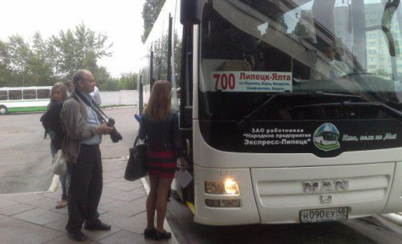 Из Липецка уехал первый автобус в Крым
