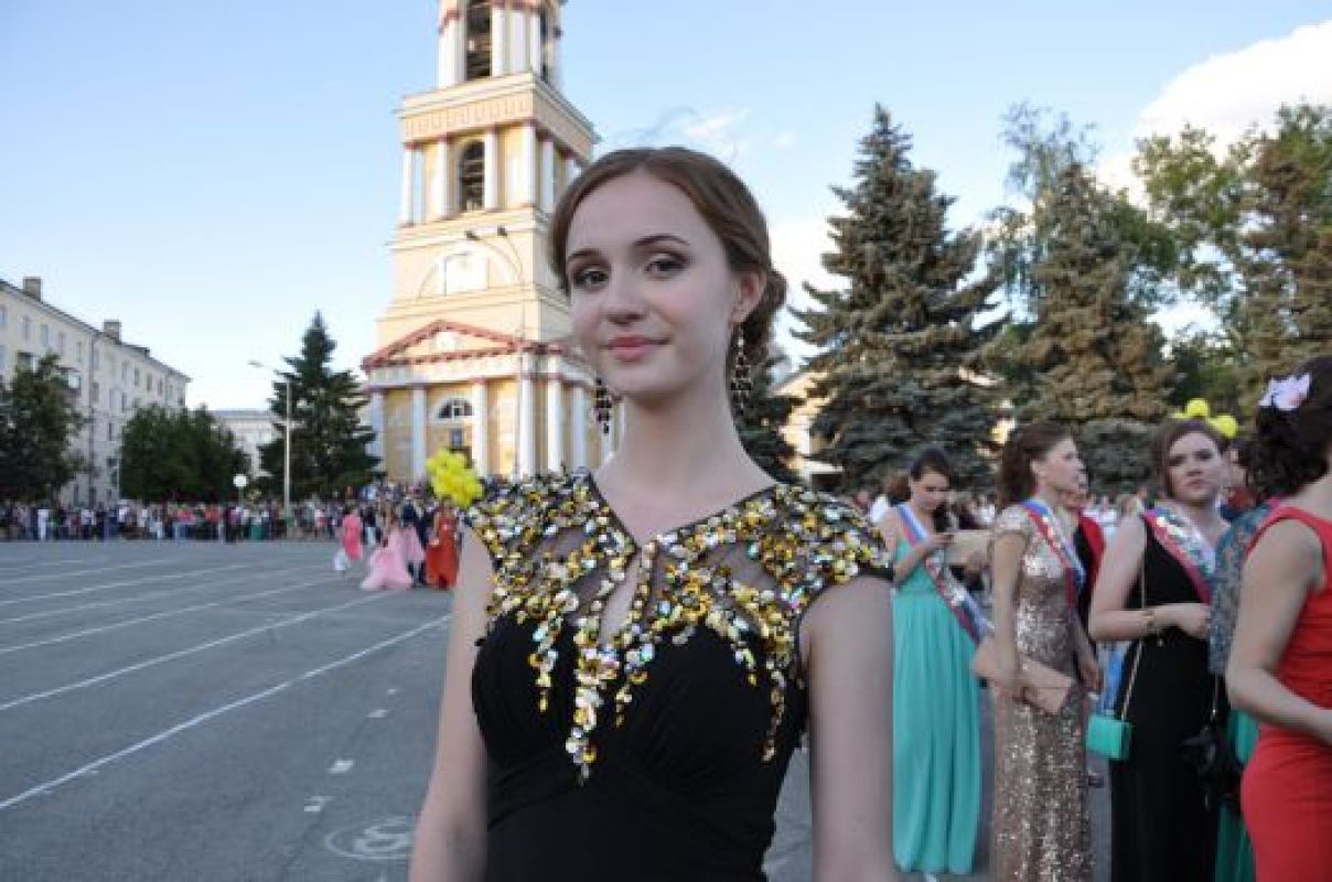 Сколько стоили наряды липецких выпускников