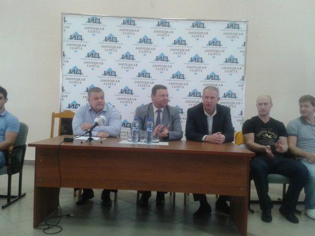 Тренер ХК «Липецк» попал в новогодний календарь ВХЛ