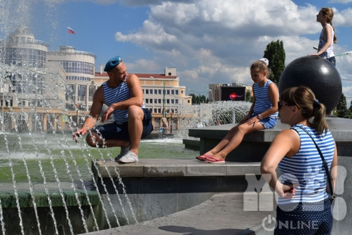 В День ВДВ в Липецке не отключали фонтаны и не закрывали рынок