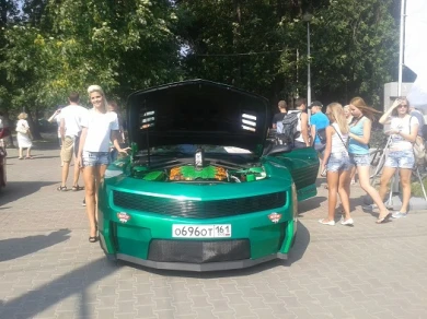 Нижний парк Липецка заняли тюнингованные авто