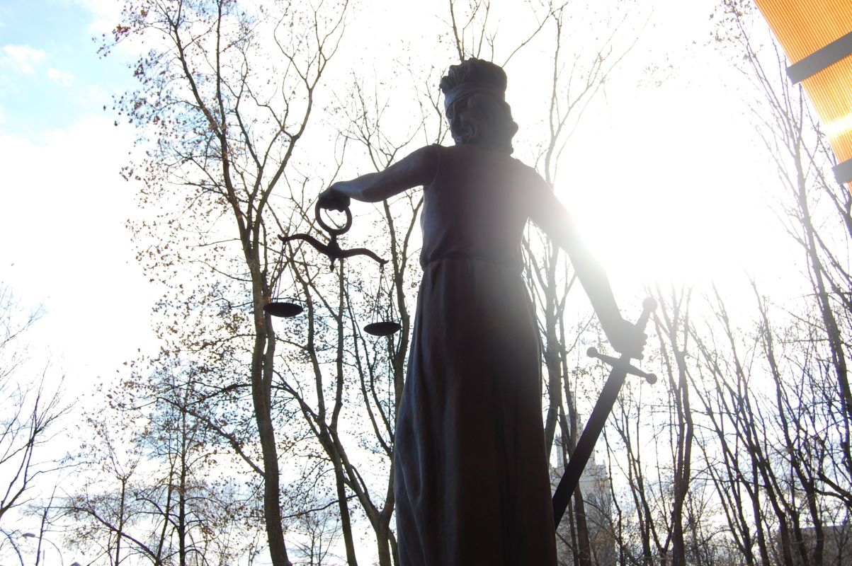 В Липецкой области будут судить мужчину, который в порыве ярости убил любимую женщину