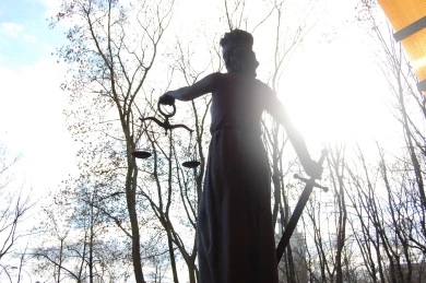 В Липецкой области будут судить мужчину, который в порыве ярости убил любимую женщину