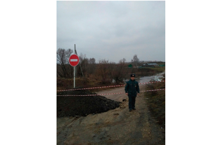 В Липецкой области река Дон затопила переправу
