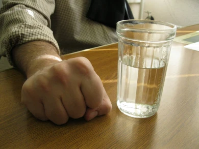 В квартире на улице Суворова убили мужчину
