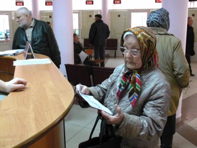 В Липецкой области работница банка украла деньги у пенсионеров