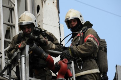 49-летнему жителю Грязей подожгли дом