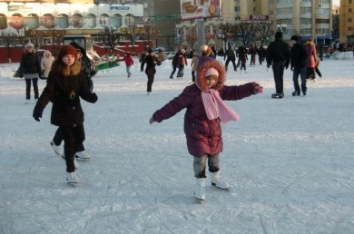 В Липецке, несмотря на завершение зимы, на 11 хоккейных коробках обновят лёд