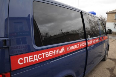 Житель Краснинского района убил соседа за то, что тот ударил его лопатой по голо...