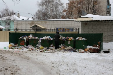 В липецкой мусорке нашли новорождённую девочку 