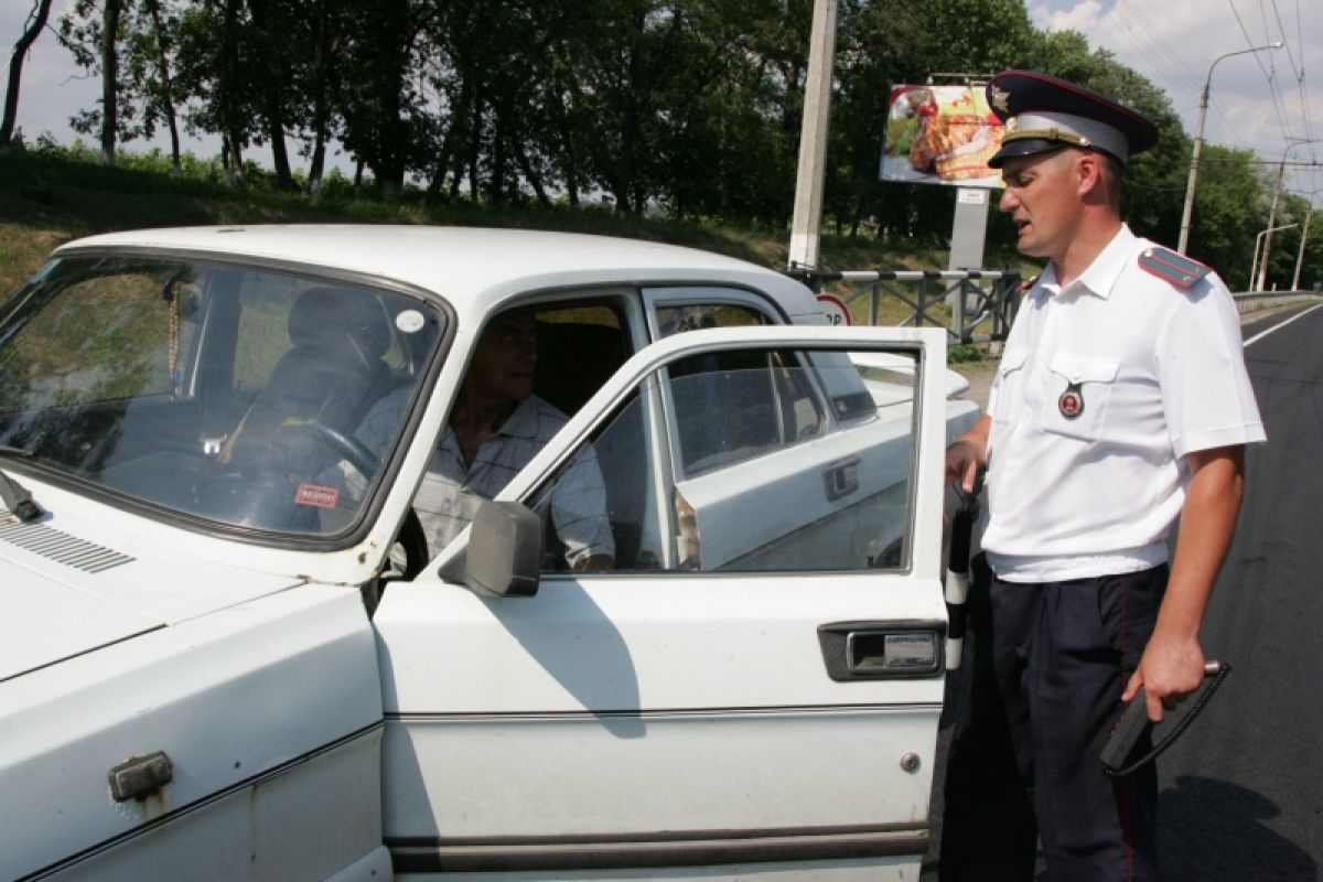 Липецкие ГАИшники задержали водителя с поддельными правами