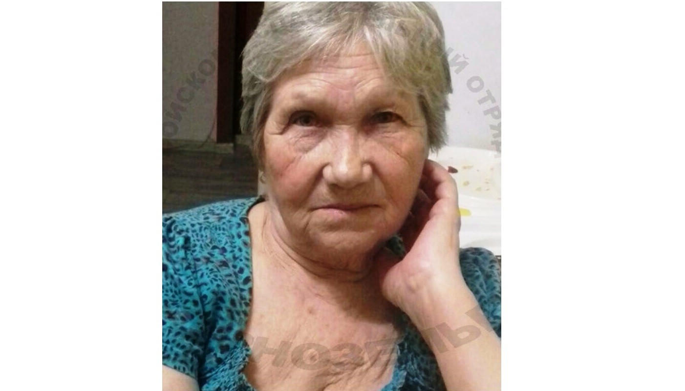 Женщина 75 летняя плачет. Потерялась женщина бабушка в новосибирске 2022. Бабушки в америке. 75 летняя женщина. Старушка 75 летняя.