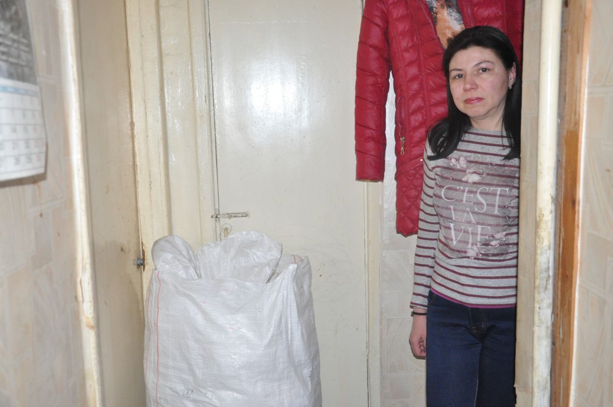 Липчанку с несовершеннолетним сыном выставили из квартиры за долг
